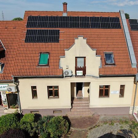 فندق Highway House Kecskemét المظهر الخارجي الصورة