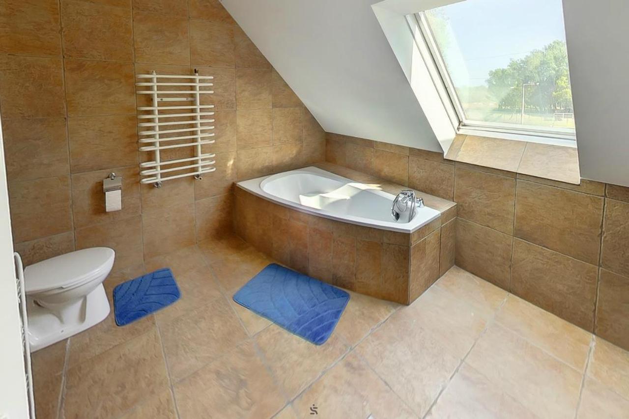 فندق Highway House Kecskemét المظهر الخارجي الصورة